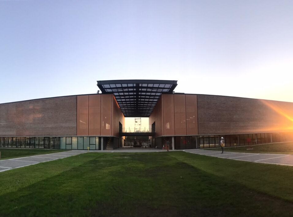 Northlands School – SUM y pileta de natación 